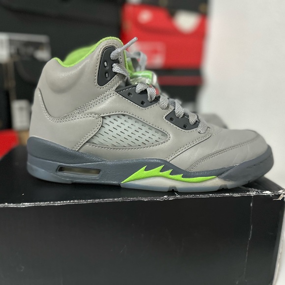 Jordan 5 Retro
Green Bean  (GS) - Picture 3 of 9